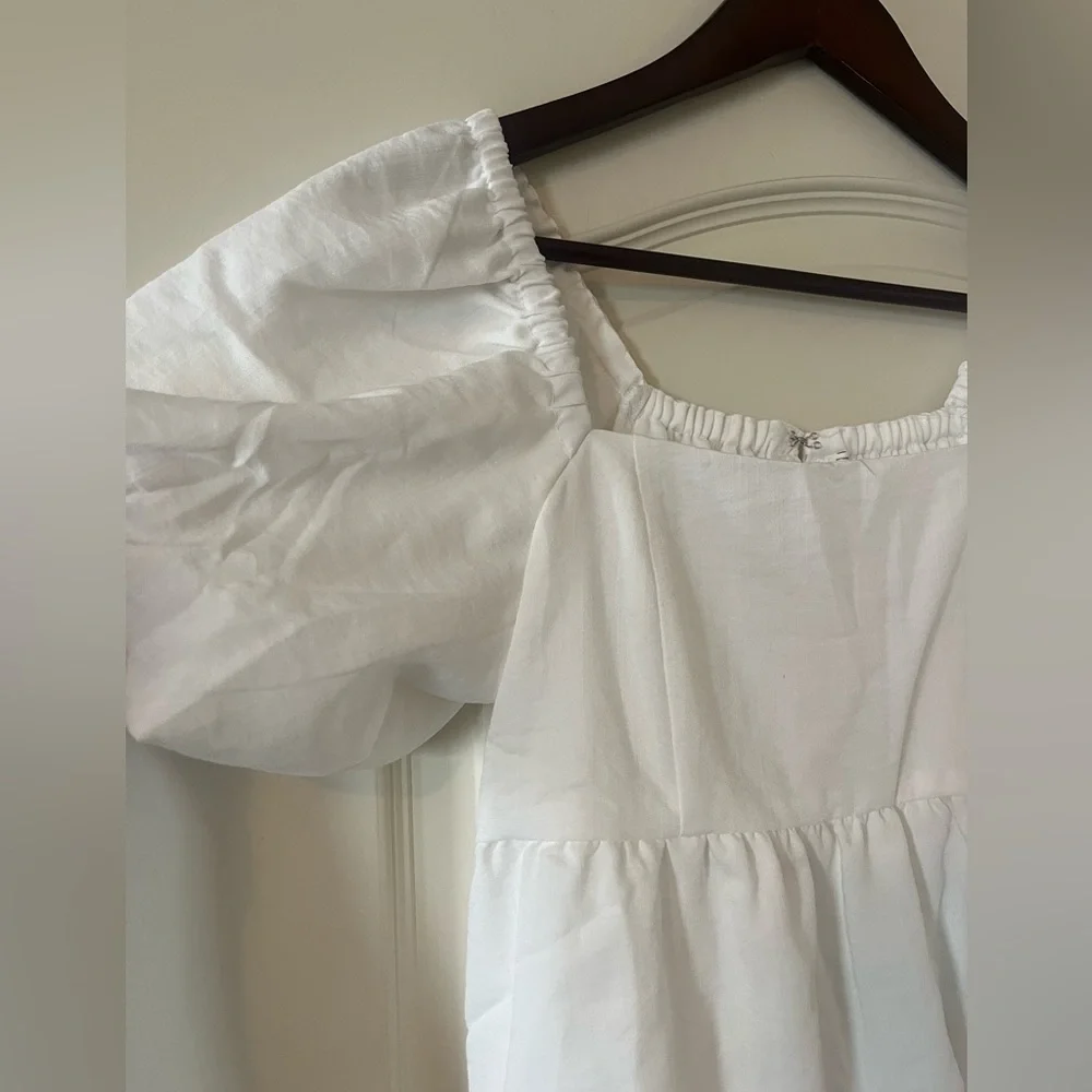 NEW! BP Brand White Rich
Balloon Sleeve Lined Mini Dress
Size Junior's medium - Picture 6 of 15